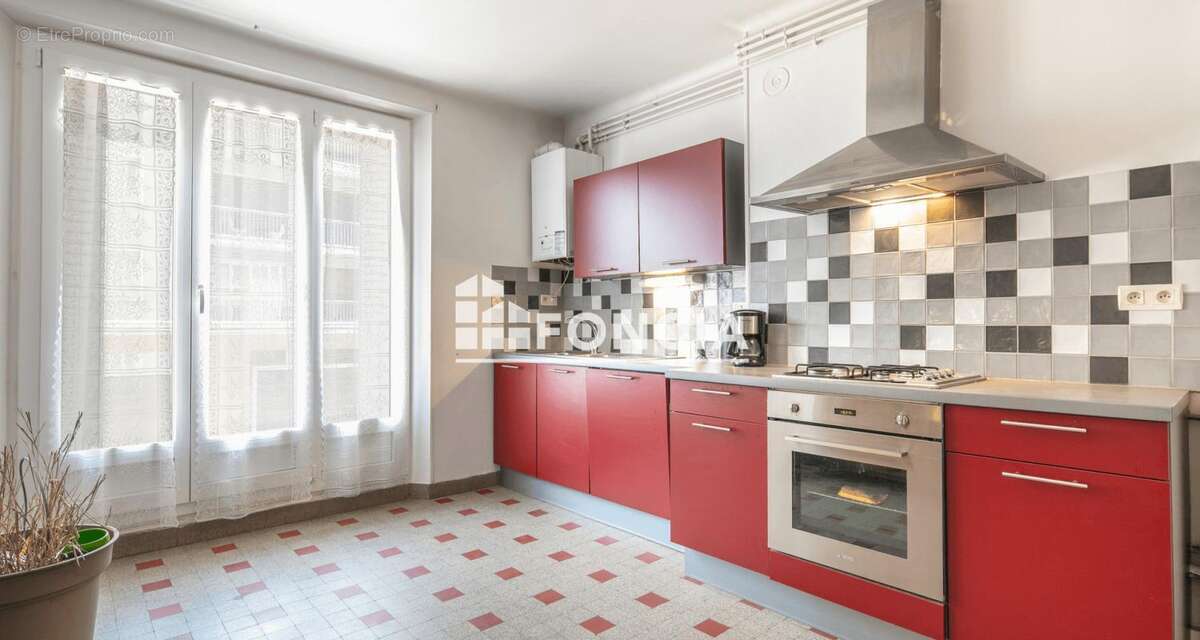 GRENOBLE secteur Foch proche Caserne de Bonne! - photo 2