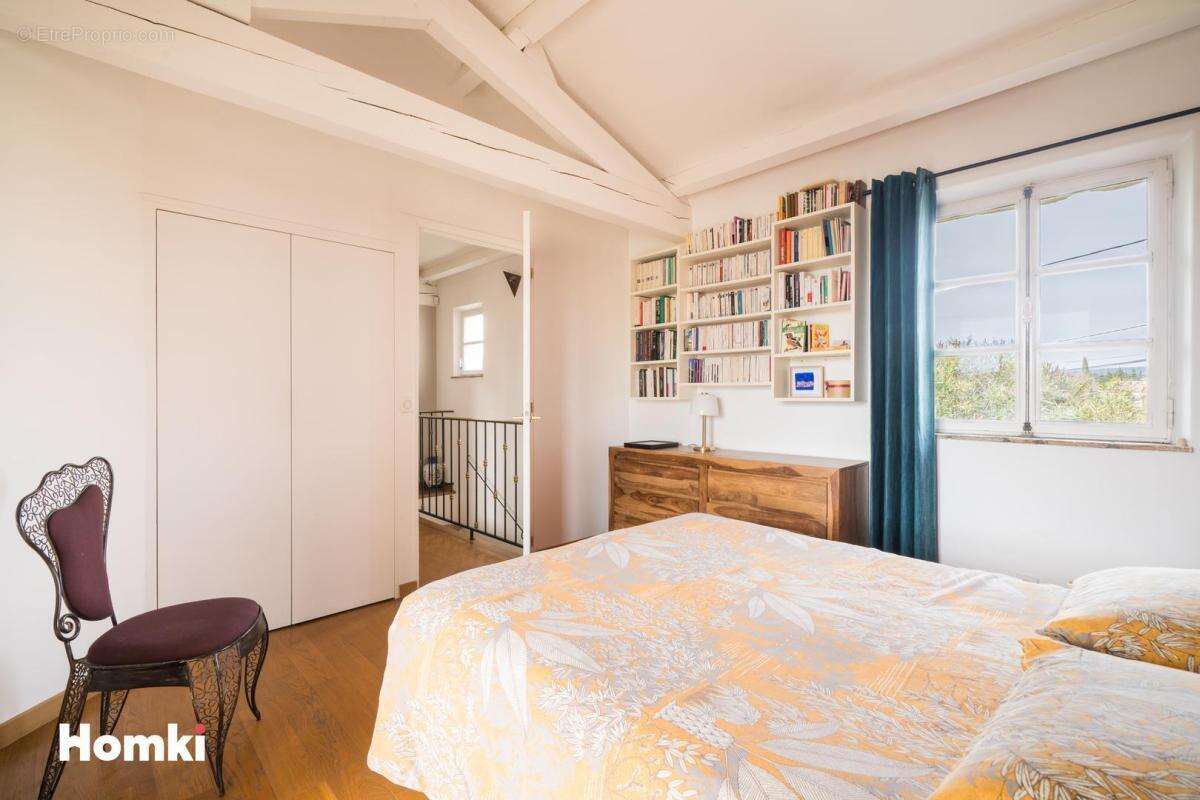 Maison à MONTAREN-ET-SAINT-MEDIERS