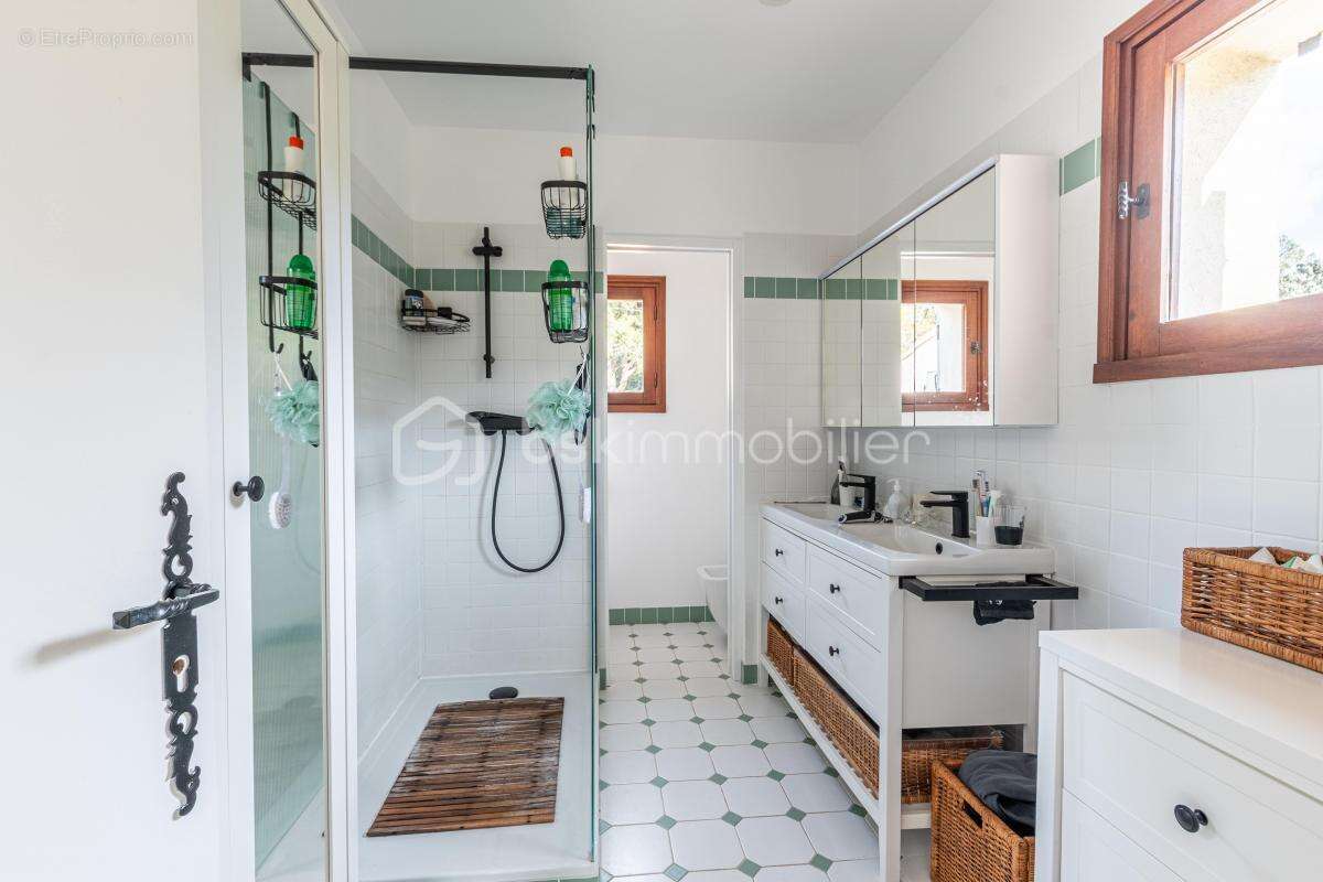 Maison à MEOUNES-LES-MONTRIEUX