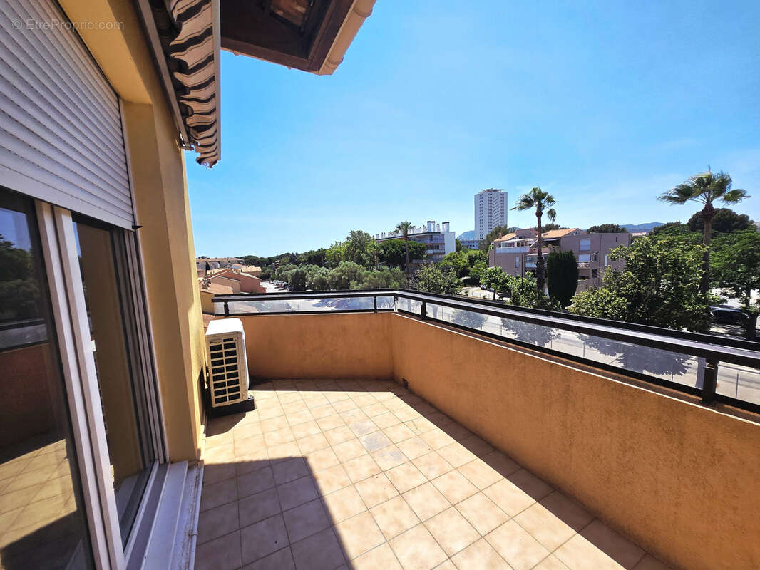 Sablettes - appartement dernier etage t3 vendu avec cave - photo 2