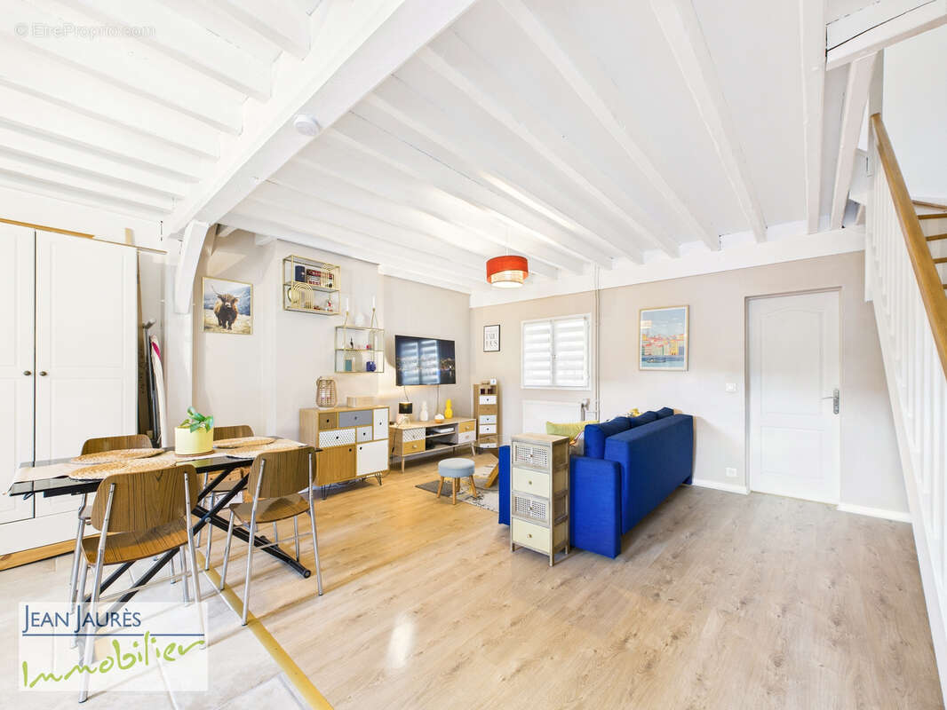 Maison à SAINTE-SAVINE