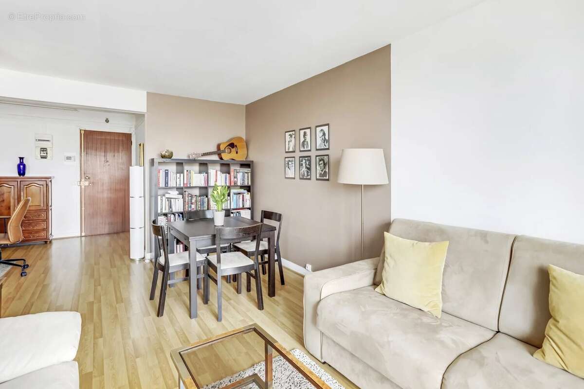 Appartement à ISSY-LES-MOULINEAUX