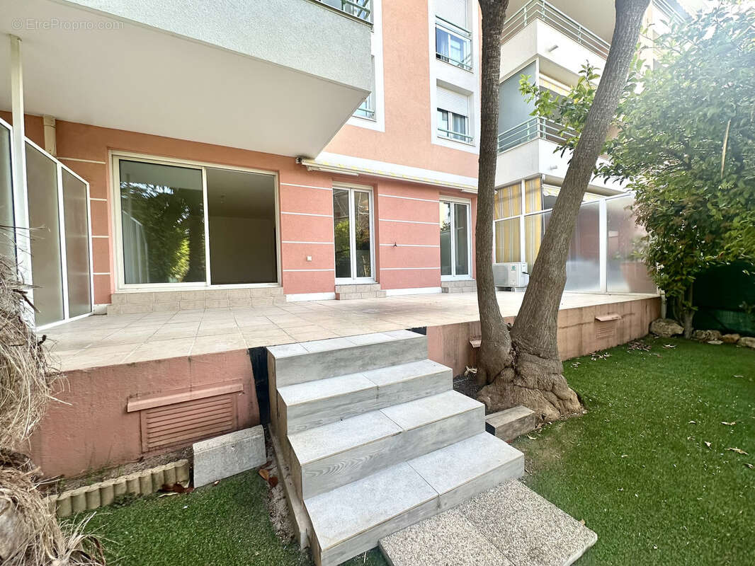 Appartement à FREJUS