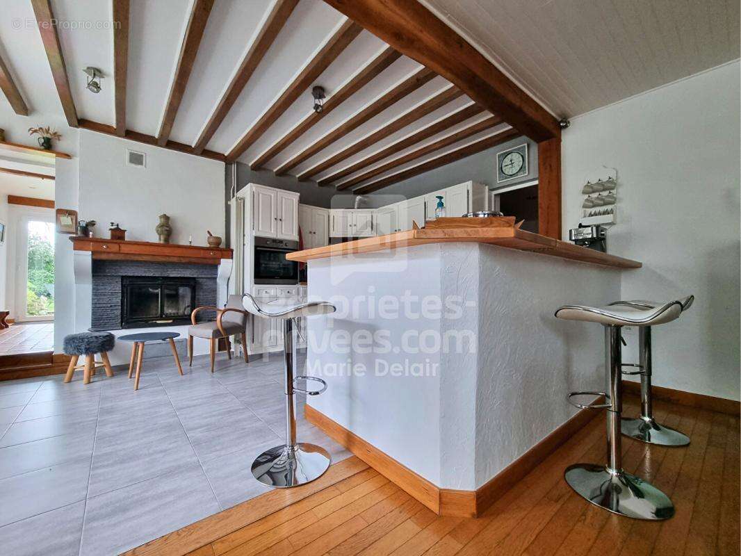Maison Saint Loup Des Bois 6 pièce(s) 174 m2 - photo 5