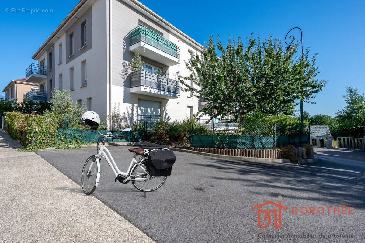 Appartement à SANTENY