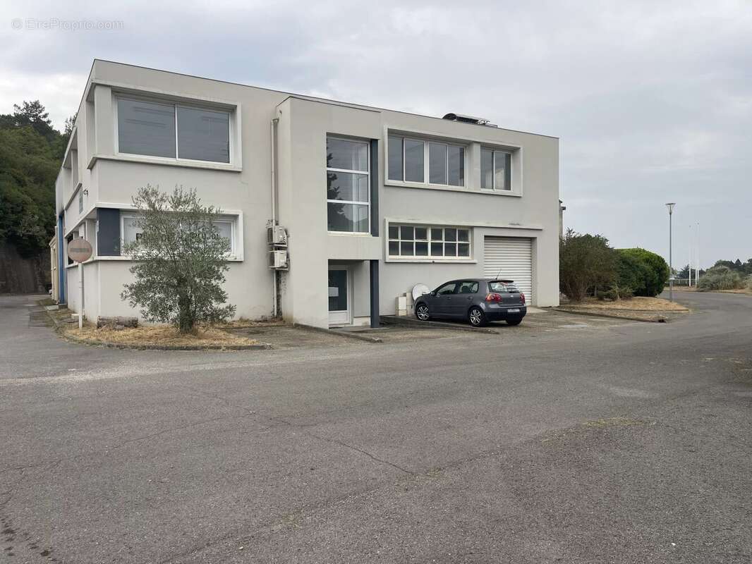 A VENDRE  Bureaux + Entrepôt au total   610m2 - photo 8