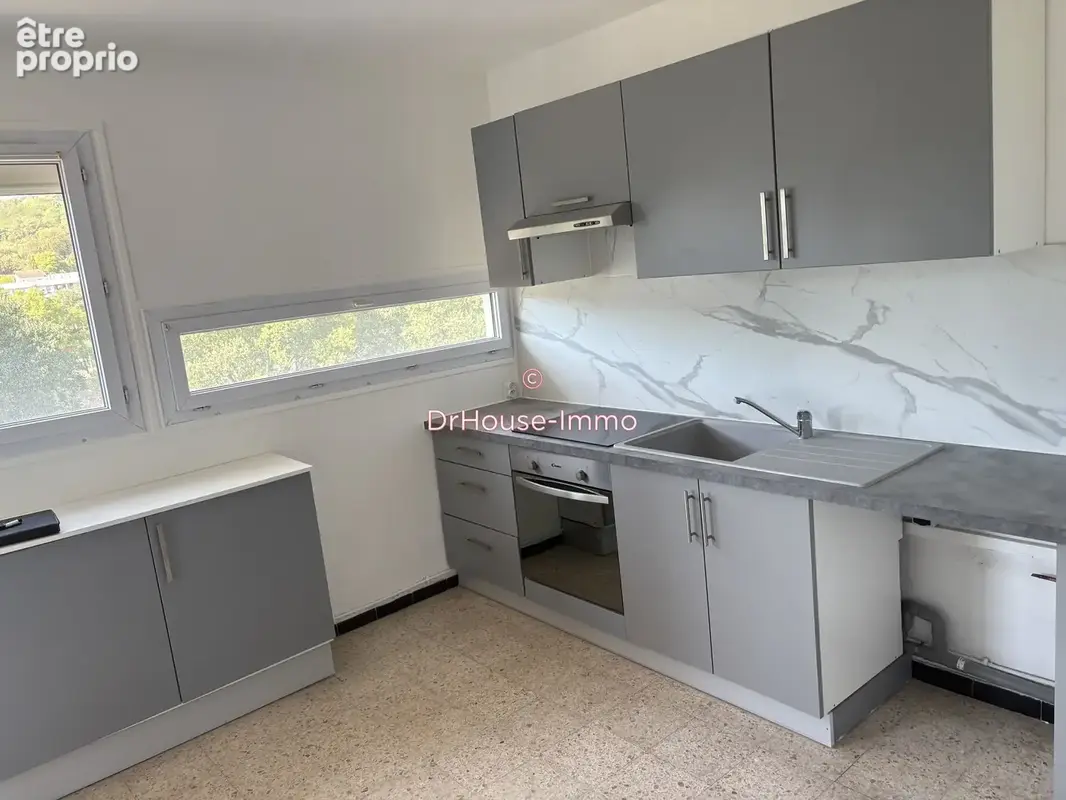 Appartement 66 m² à Ales  - photo 2