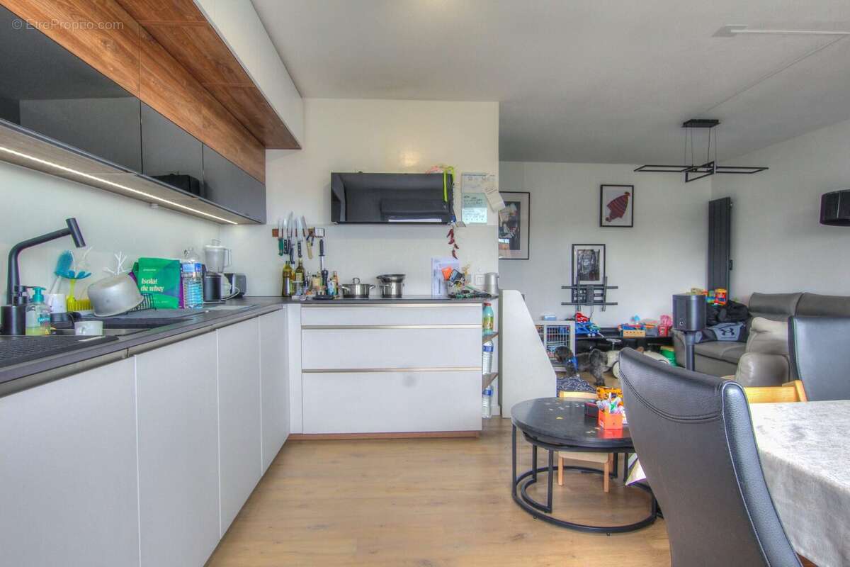 Appartement à CESSY