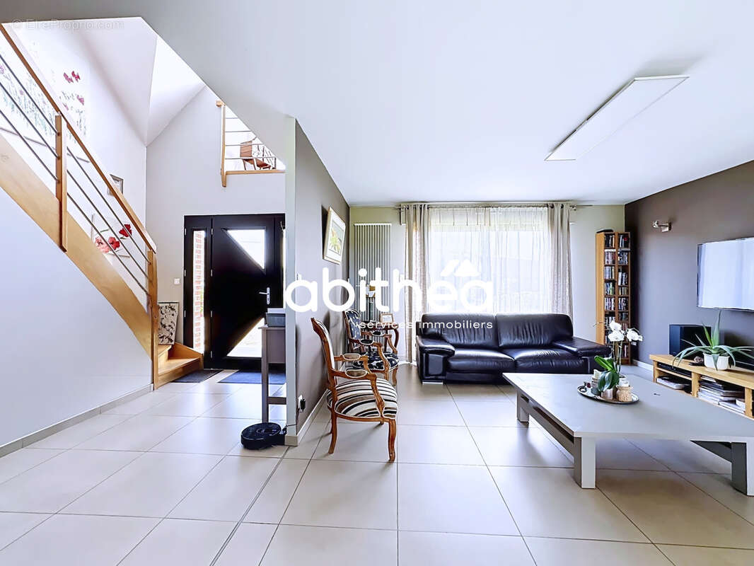 Maison individuelle 200 m2 + semi-plain pied + 4 chambres + sous sol complet + jardin - photo 2