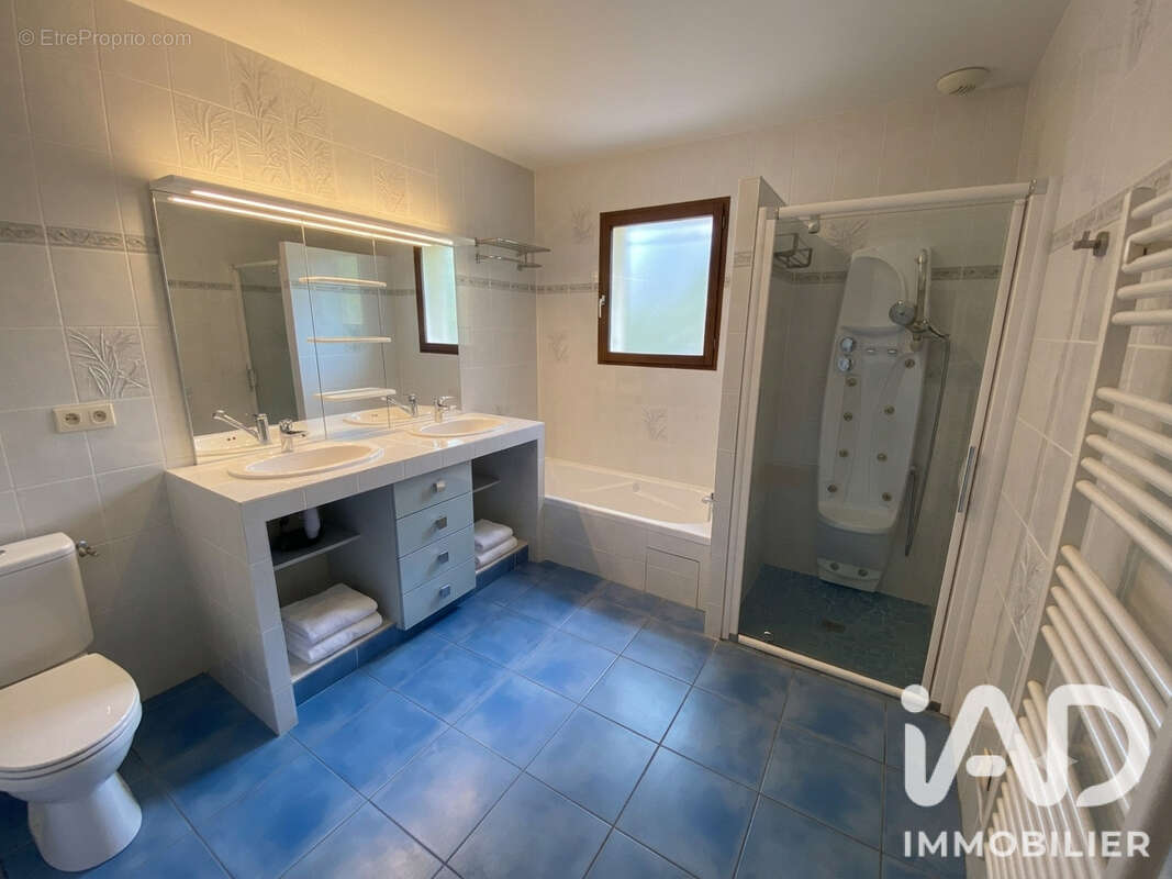 Maison 161 m² à Saint-Aubin-De-Medoc  - photo 5
