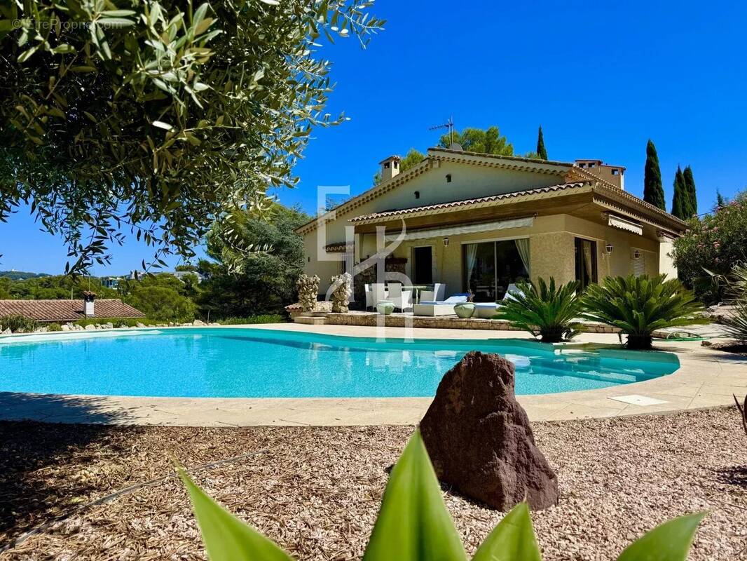 Maison à MOUGINS