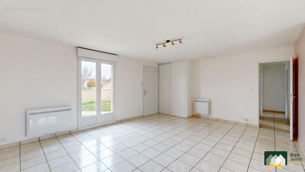 Maison à CHAMPHOL