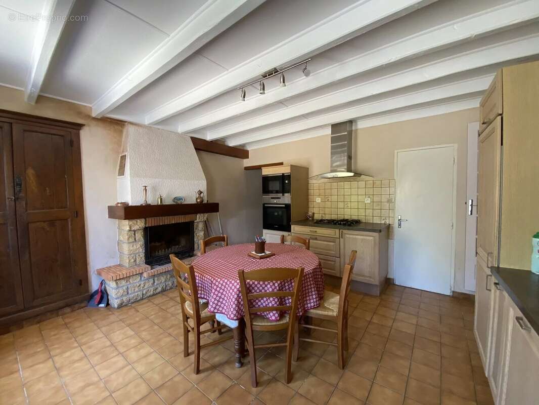 Jolie maison située dans un hameau avec jardin et garage - photo 3