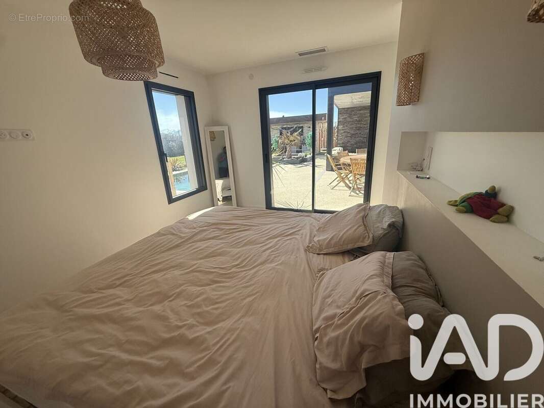 Maison 171 m² à Horgues  - photo 7
