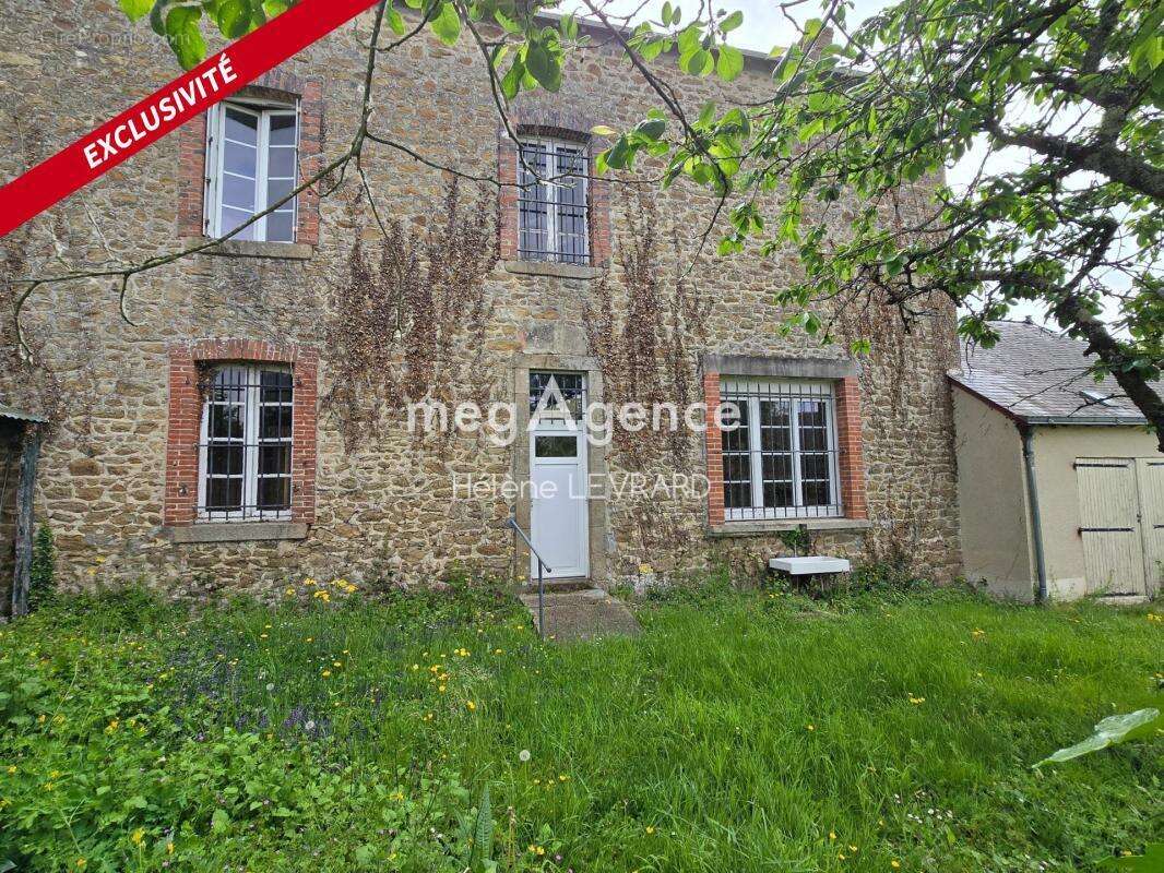 Maison à SAINTE-GEMMES-LE-ROBERT