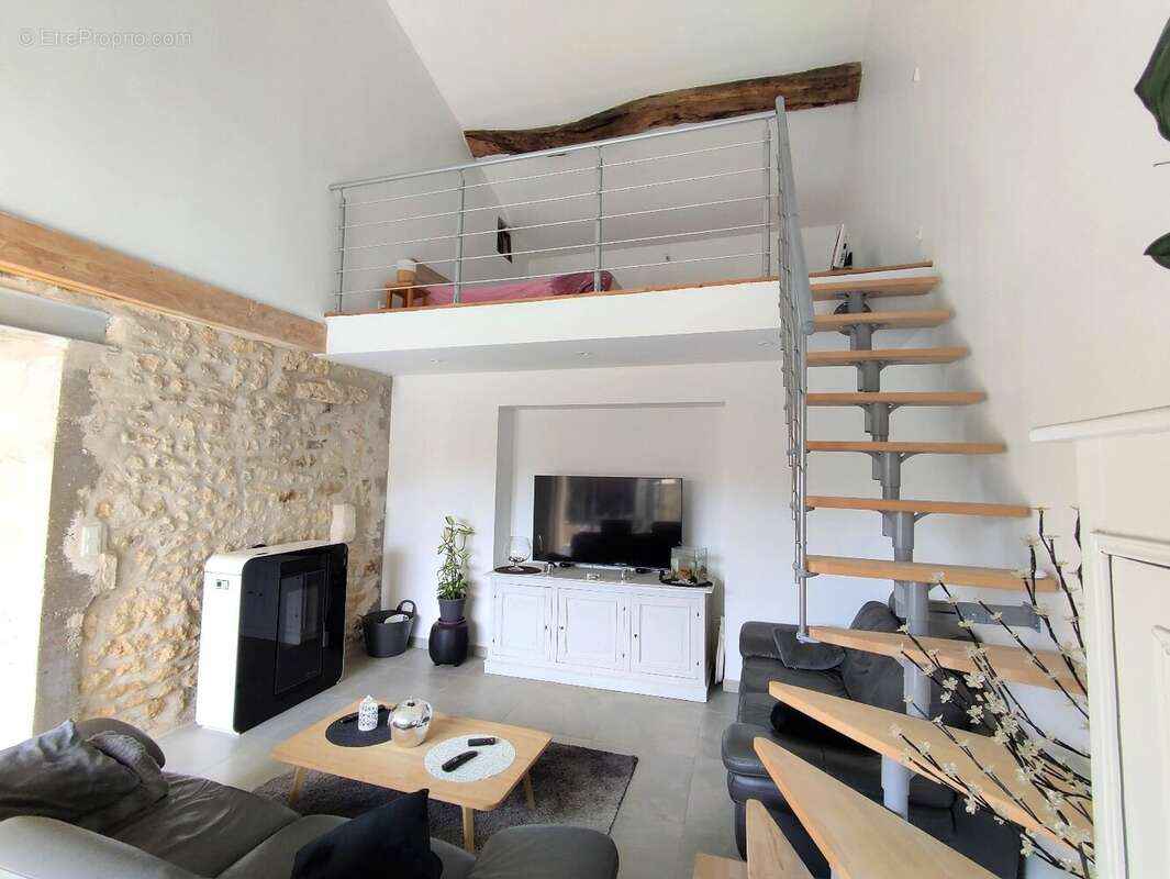 Maison à SAINT-SIMON-DE-PELLOUAILLE