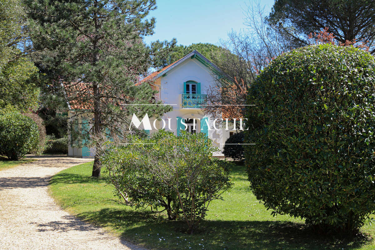 Maison à VAUX-SUR-MER