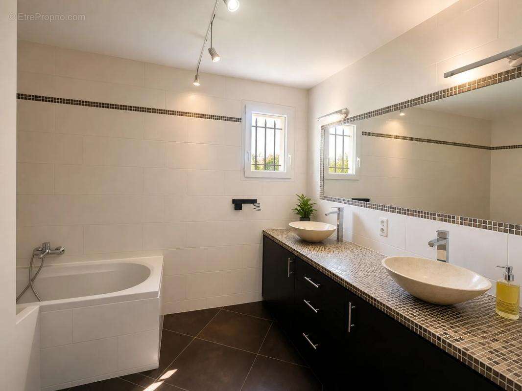 Maison de 3 pièces de 112 m² à La Seyne-sur-Mer - photo 12
