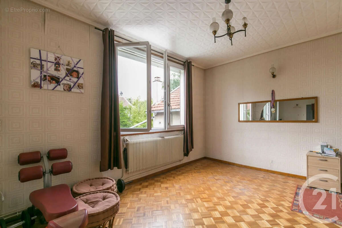 Maison à CHAMPIGNY-SUR-MARNE