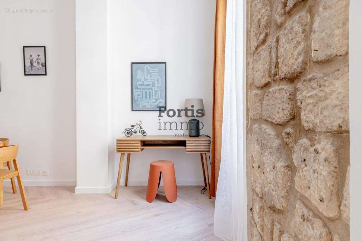 Appartement à PARIS-3E