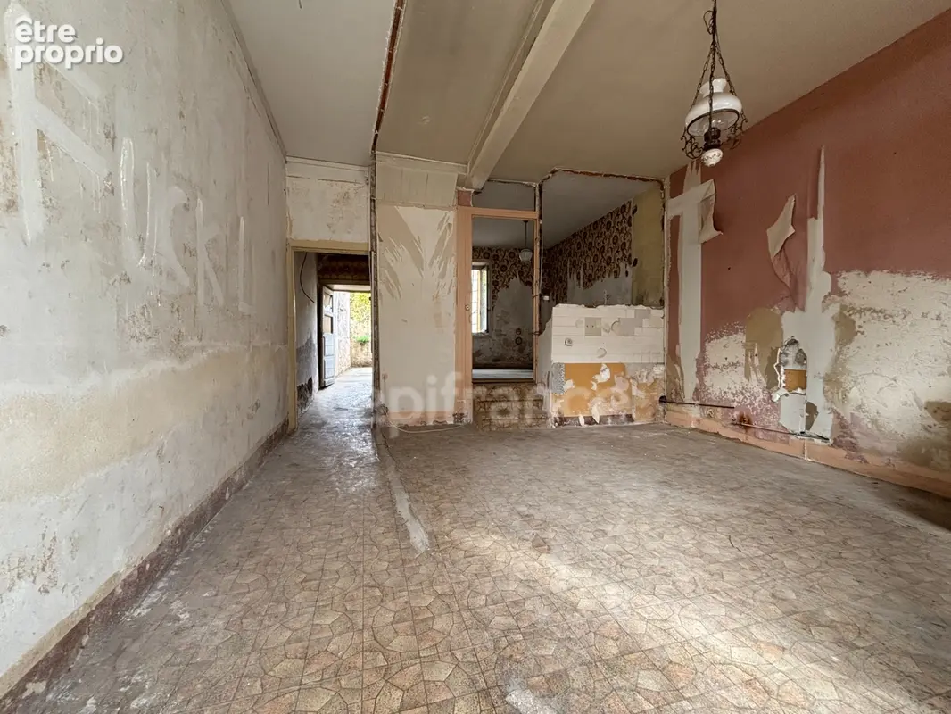 Maison avec terrain de 880 m2 - sail sous couzan - photo 6