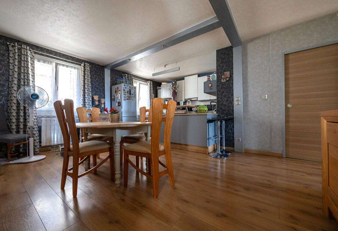 Maison à VIOLAY