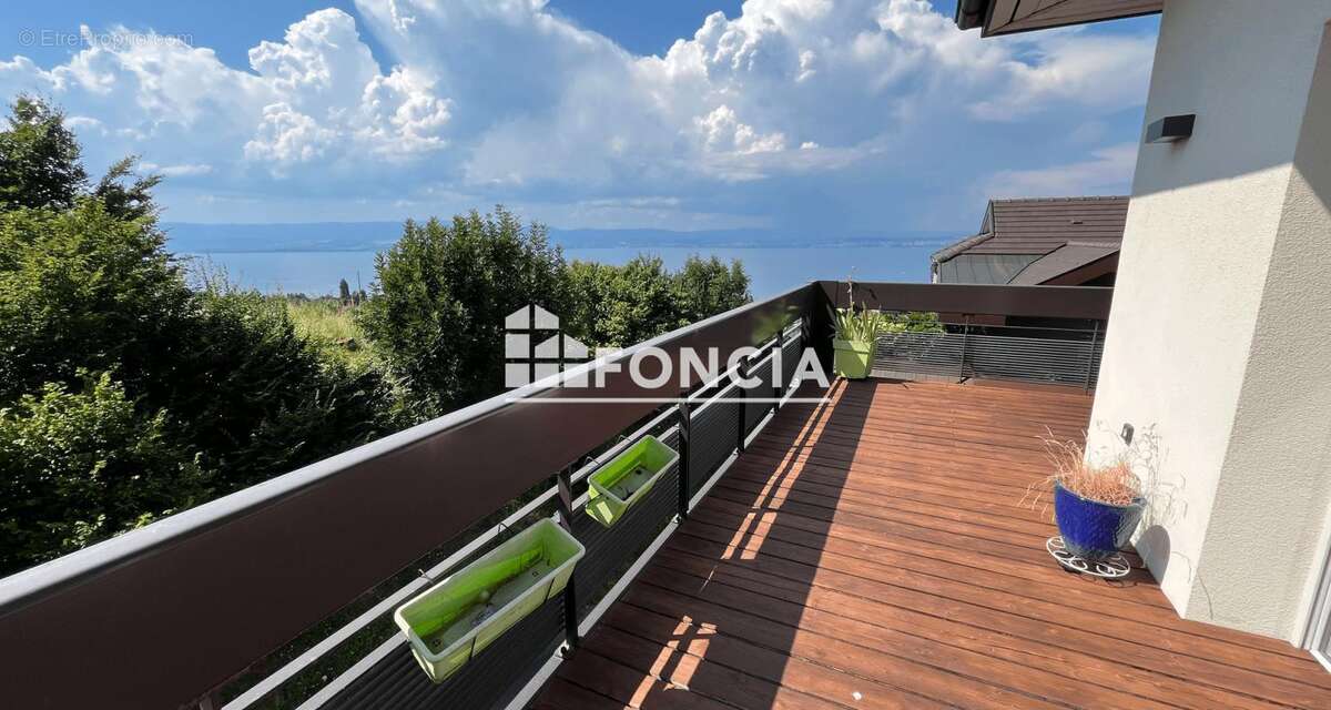 Appartement à EVIAN-LES-BAINS
