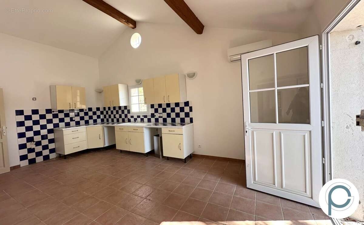 Appartement à LE CASTELLET