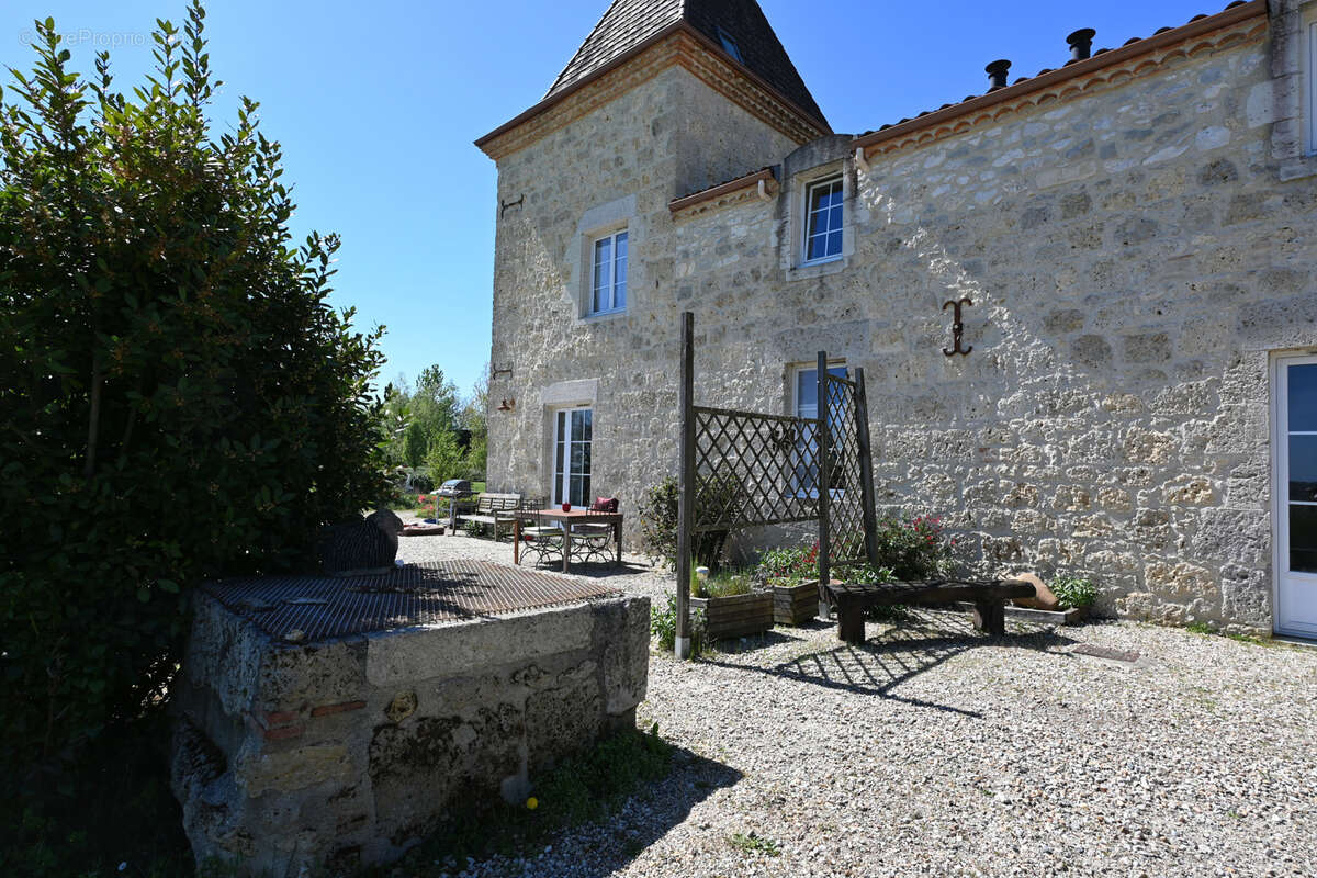 Maison à LACEPEDE