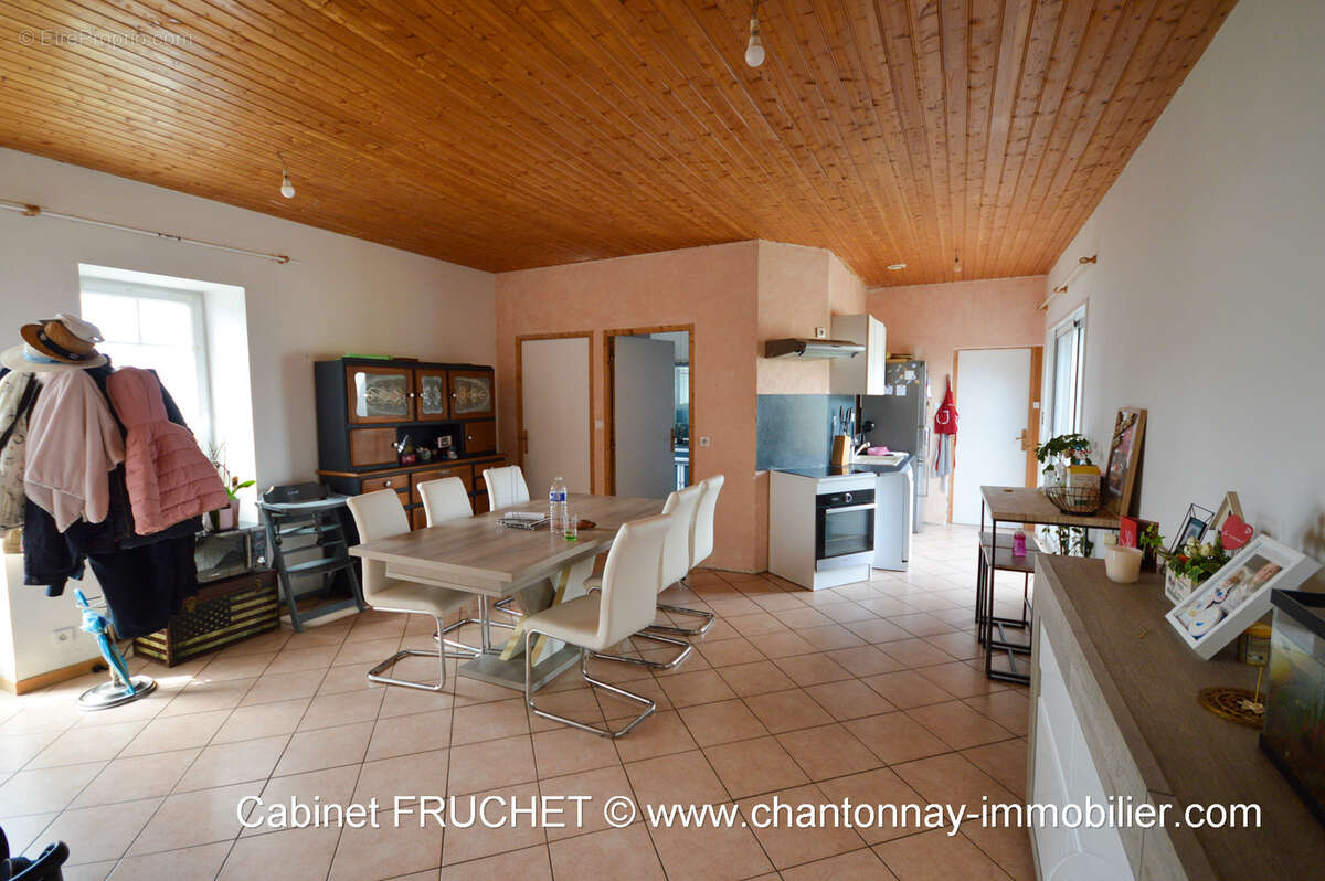 BOURNEZEAU - Agréable maison de village - photo 4