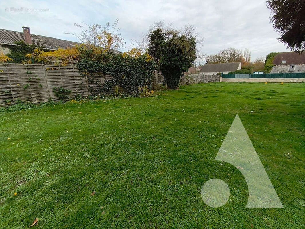 Terrain à CREPY-EN-VALOIS