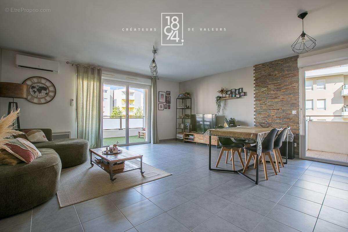 Appartement T3 À Vendre Marseille 13013  Chateaux-Gombert  64m²  Terrasse expo Sud  Stationnement privatif  Climatisé - photo 4