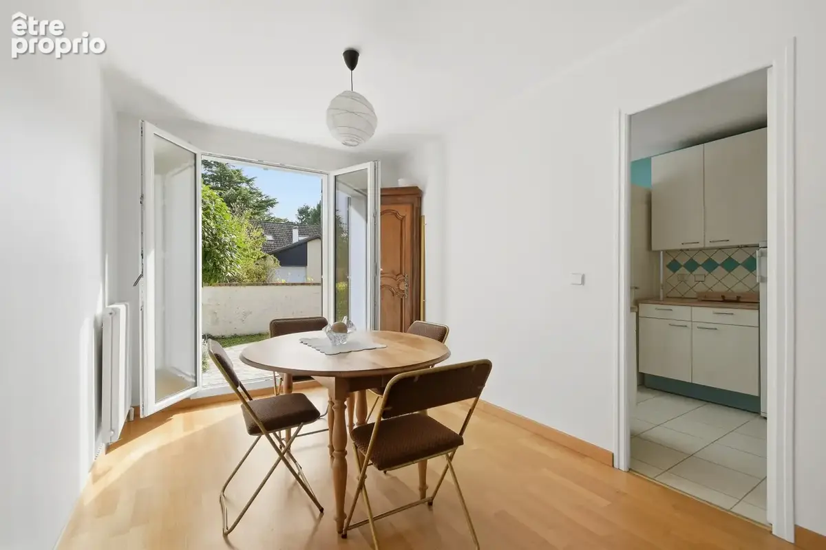Maison familiale - 215 m2 au sol -5 ch -  jardin de plain pied - dpe d - photo 8