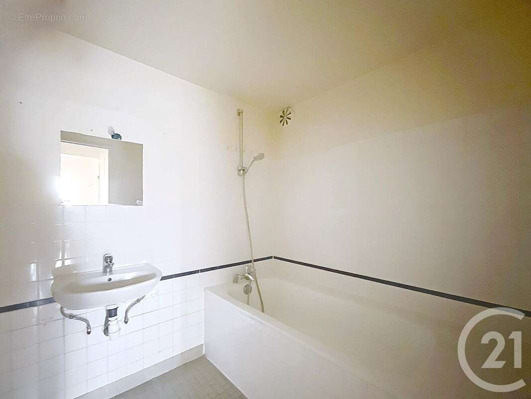 Appartement à PARIS-14E