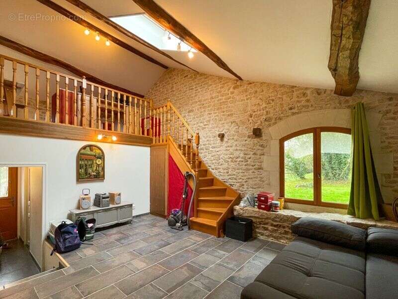 Maison à CHEF-BOUTONNE