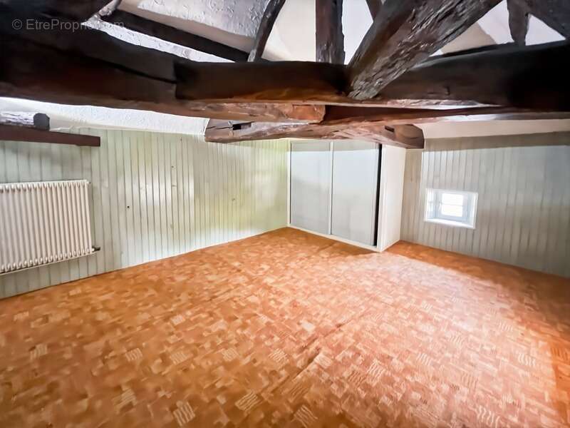 Maison à SAINT-YTHAIRE