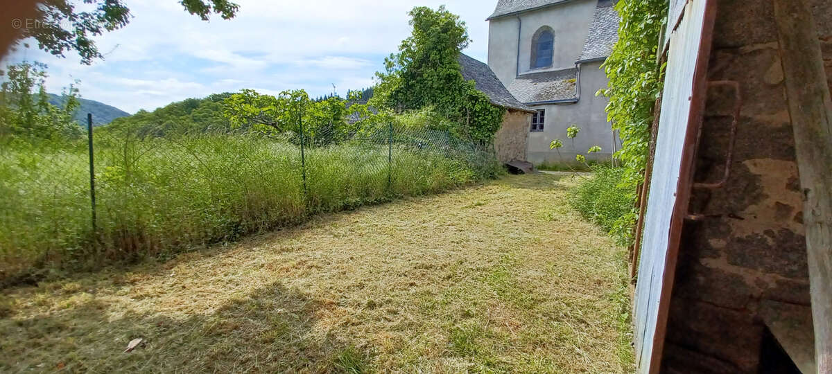 Maison à ENTRAYGUES-SUR-TRUYERE