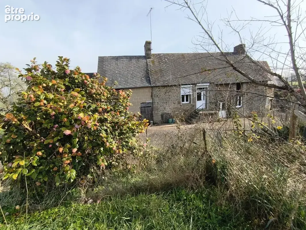 Maison 71 m² à Saint-Cyr-Du-Bailleul  - photo 1