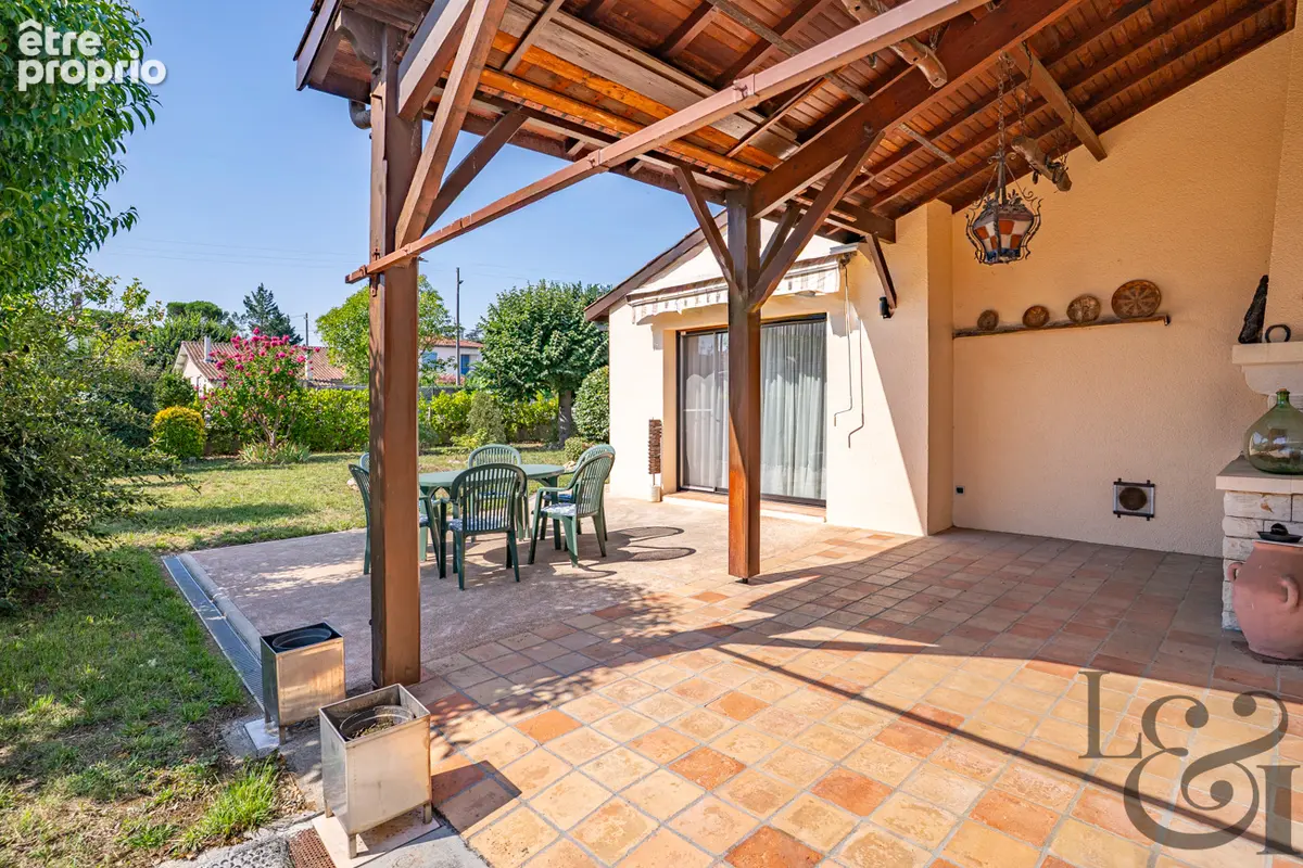 Villa traditionnelle avec garage attenant à vendre à Villeneuve-sur-Lot - photo 2
