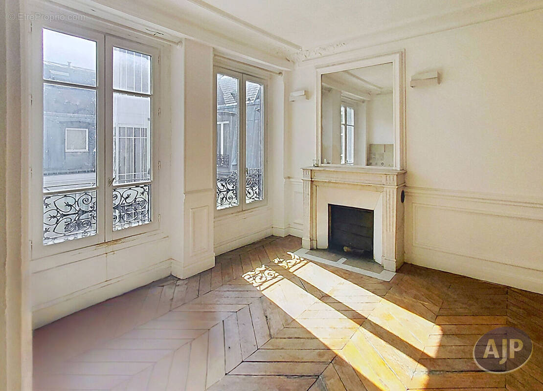 Appartement à PARIS-8E