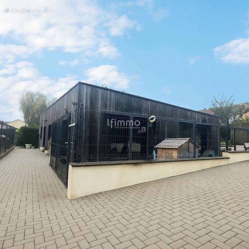 Commerce à CORNY-SUR-MOSELLE