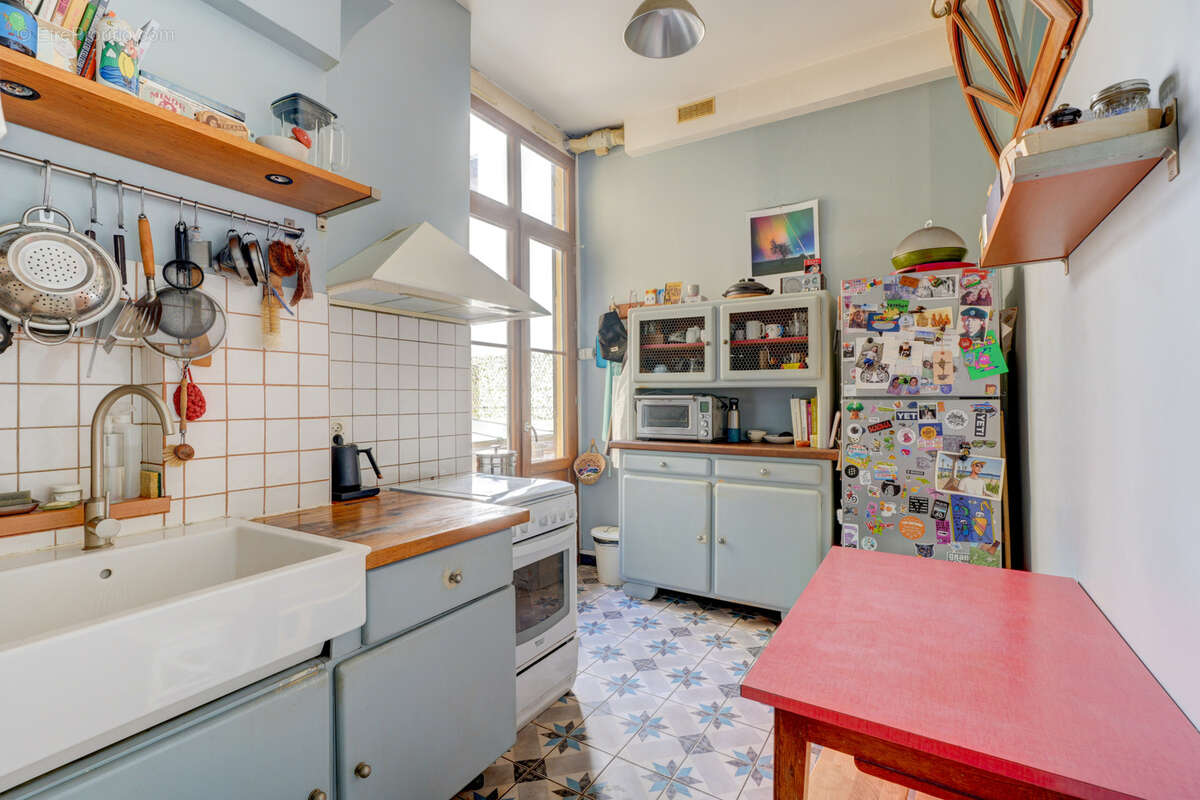 Secteur Jean Mace, appartement bourgeois T3 de 85 m2 de surface habitable, avec espace extérieur. - photo 5