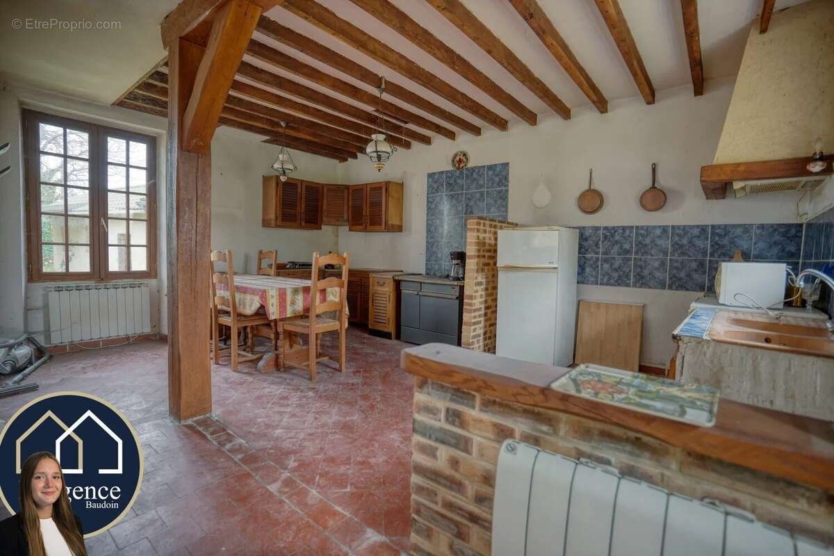 Maison à TREMBLAY-LES-VILLAGES