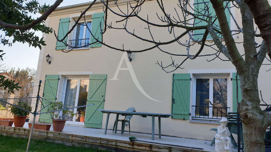 Maison à LIMEIL-BREVANNES