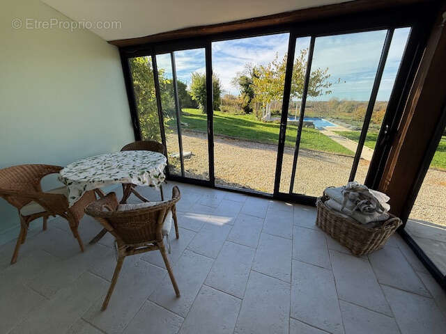 Maison à SAINT-SORLIN-DE-CONAC