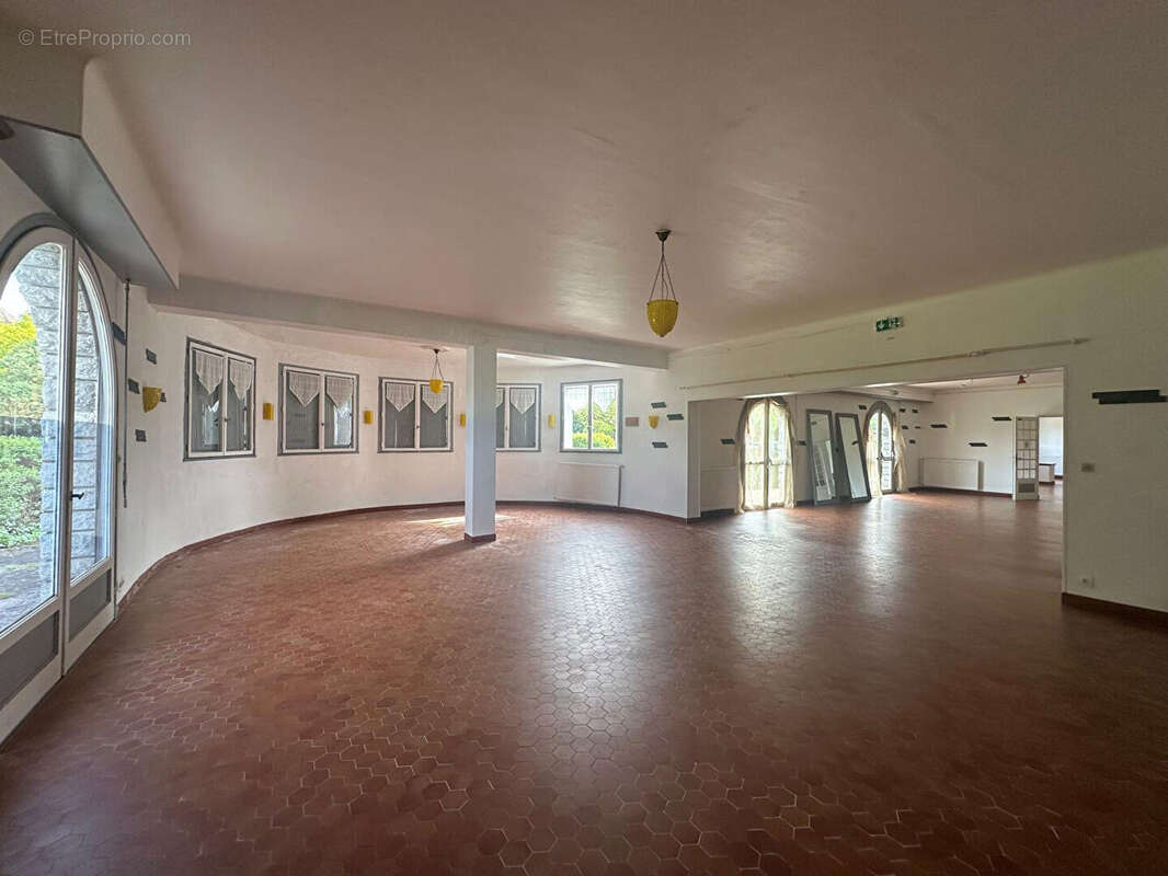 Maison à LAMARQUE-PONTACQ