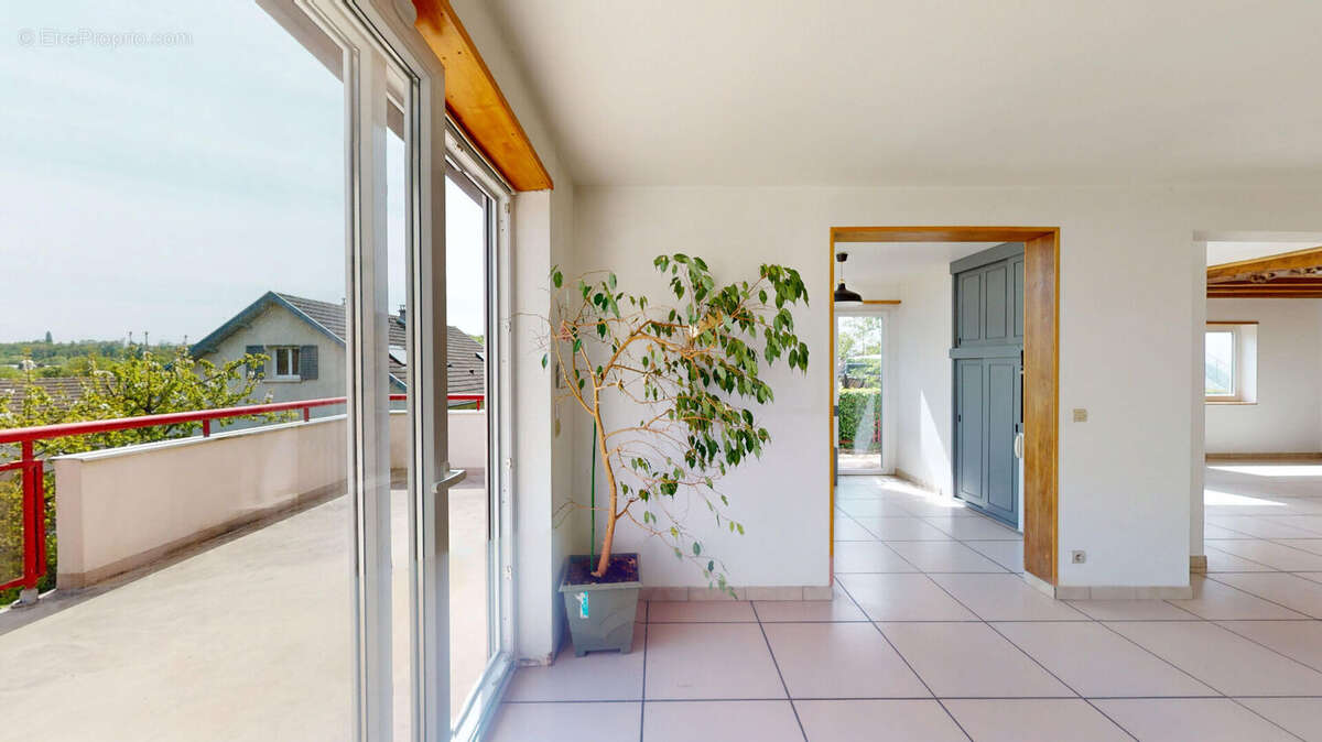 Maison à MISEREY-SALINES