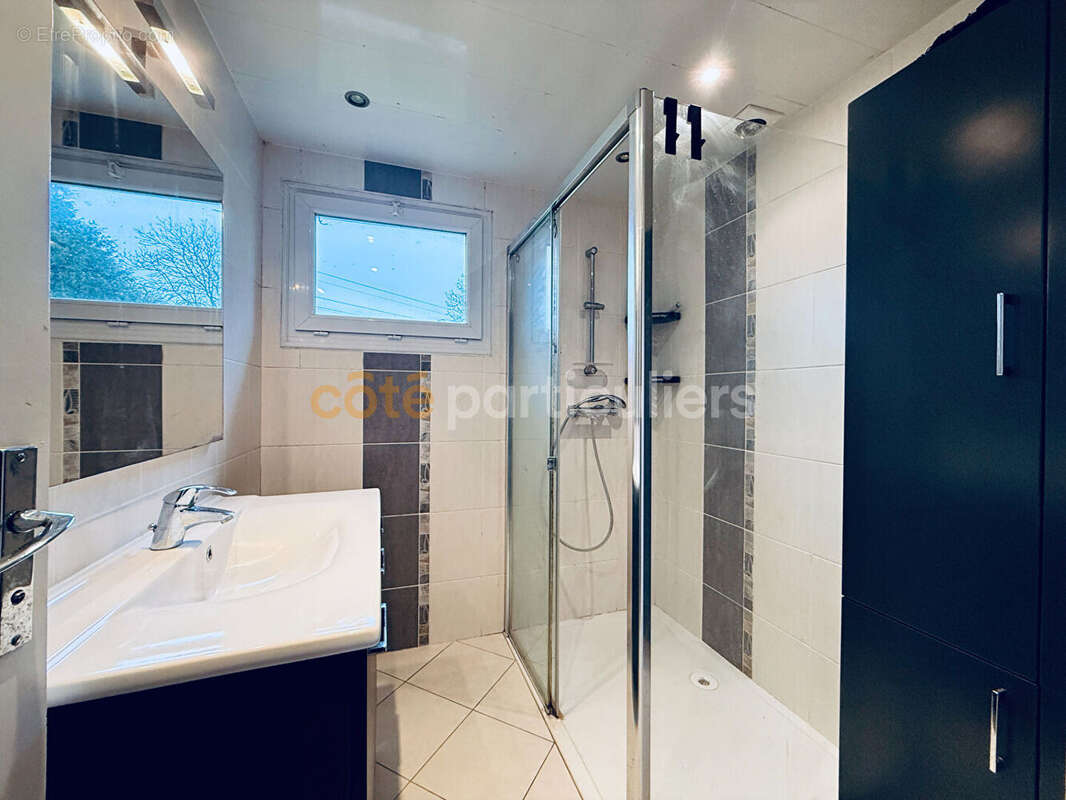 Maison à BRETTEVILLE-L'ORGUEILLEUSE