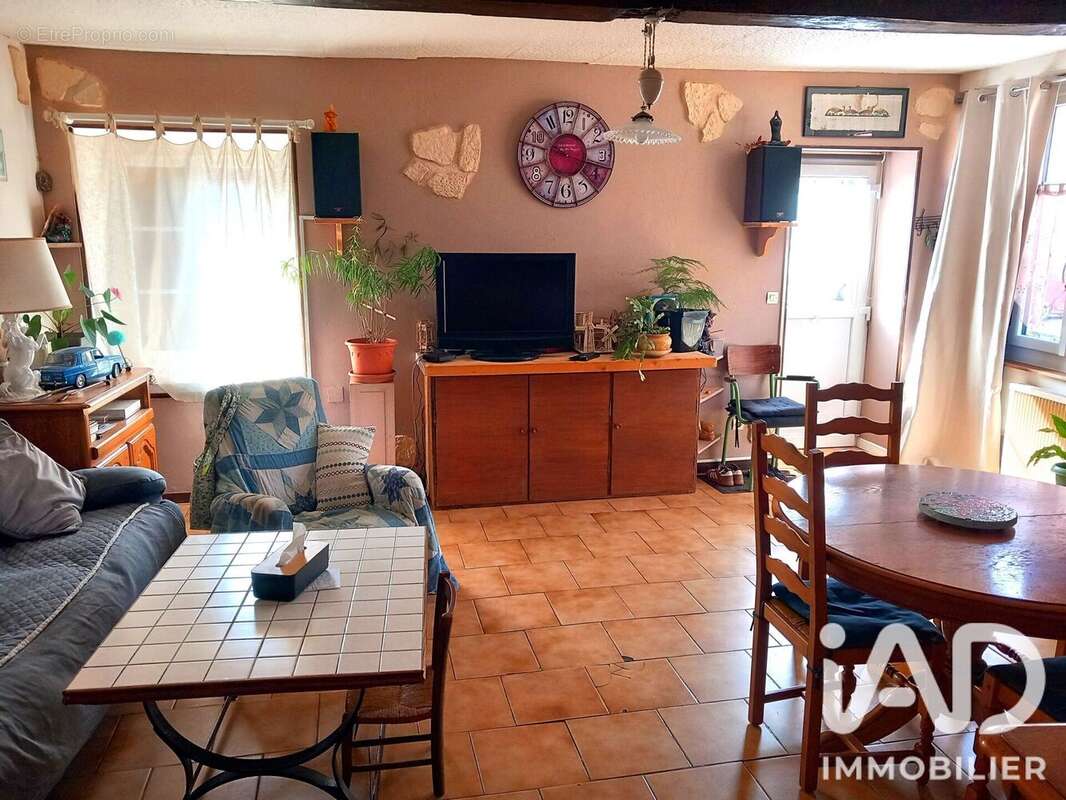 Maison 89 m² à Fretigny  - photo 2