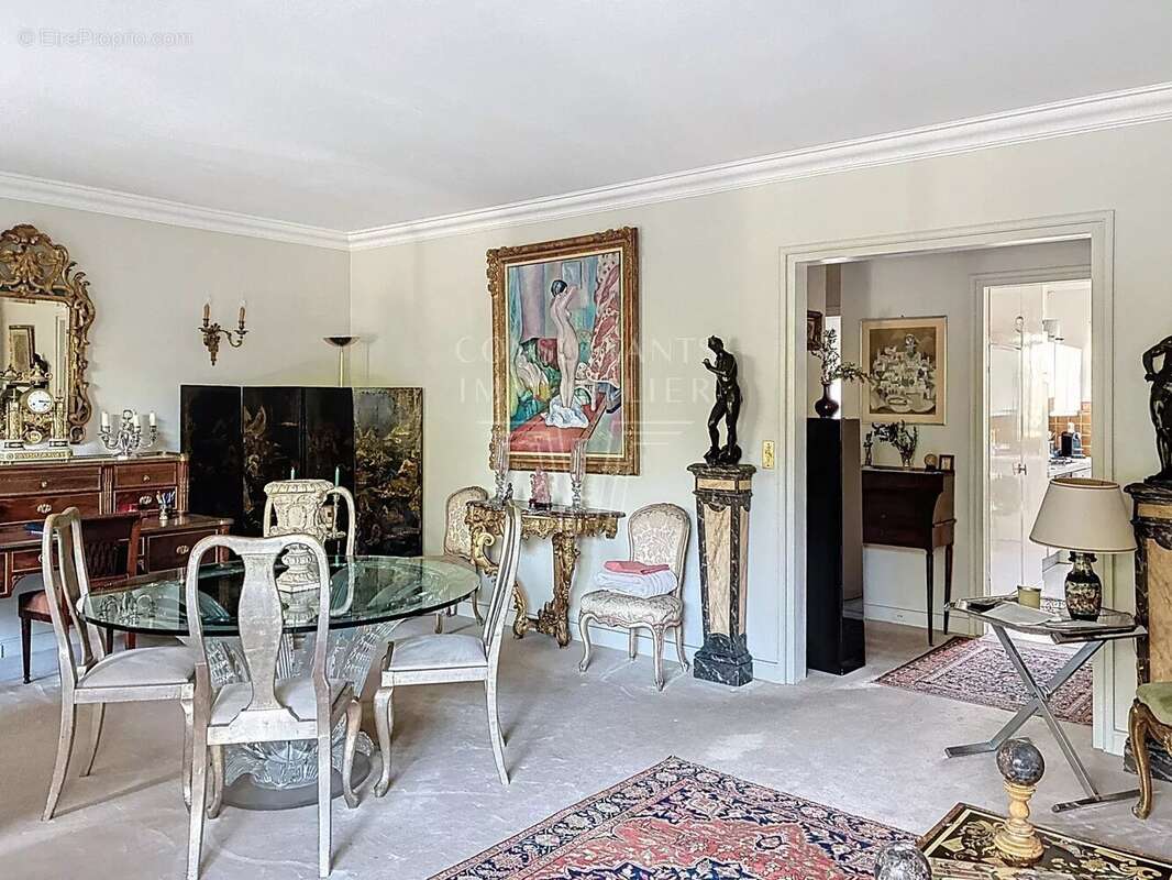 Appartement à NEUILLY-SUR-SEINE